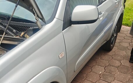 Toyota RAV4, 2004 год, 630 000 рублей, 8 фотография