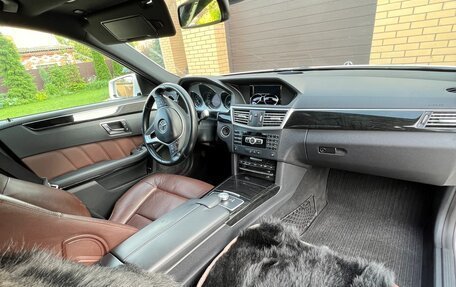 Mercedes-Benz E-Класс, 2012 год, 1 550 000 рублей, 19 фотография