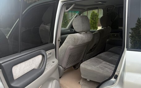 Toyota Land Cruiser 100 рестайлинг 2, 2007 год, 2 800 000 рублей, 5 фотография
