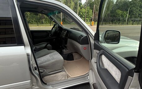 Toyota Land Cruiser 100 рестайлинг 2, 2007 год, 2 800 000 рублей, 6 фотография
