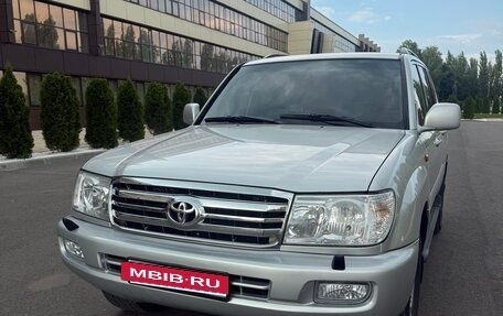 Toyota Land Cruiser 100 рестайлинг 2, 2007 год, 2 800 000 рублей, 2 фотография