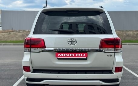 Toyota Land Cruiser 200, 2016 год, 5 350 000 рублей, 6 фотография