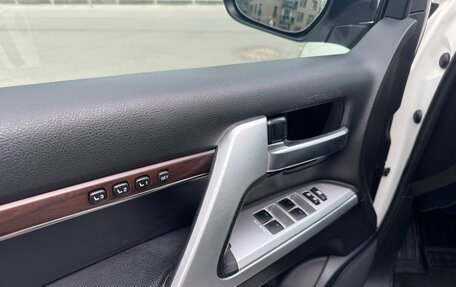 Toyota Land Cruiser 200, 2016 год, 5 350 000 рублей, 19 фотография