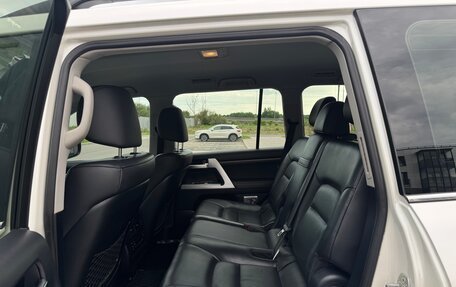 Toyota Land Cruiser 200, 2016 год, 5 350 000 рублей, 24 фотография