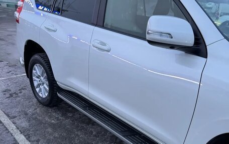Toyota Land Cruiser Prado 150 рестайлинг 2, 2016 год, 5 350 000 рублей, 5 фотография