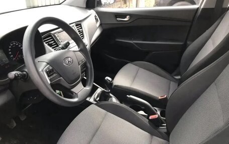 Hyundai Solaris II рестайлинг, 2017 год, 907 000 рублей, 6 фотография
