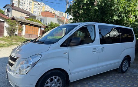 Hyundai Grand Starex Grand Starex I рестайлинг 2, 2010 год, 1 650 000 рублей, 2 фотография