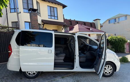 Hyundai Grand Starex Grand Starex I рестайлинг 2, 2010 год, 1 650 000 рублей, 12 фотография