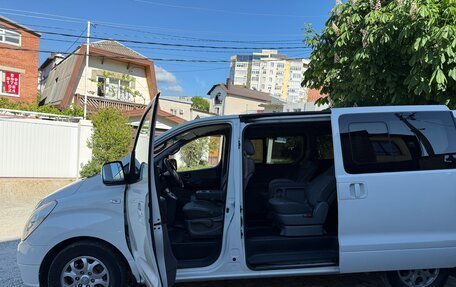 Hyundai Grand Starex Grand Starex I рестайлинг 2, 2010 год, 1 650 000 рублей, 15 фотография