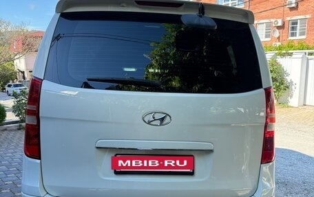 Hyundai Grand Starex Grand Starex I рестайлинг 2, 2010 год, 1 650 000 рублей, 17 фотография