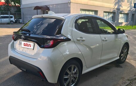 Toyota Yaris, 2020 год, 1 325 000 рублей, 6 фотография