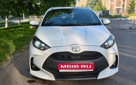 Toyota Yaris, 2020 год, 1 325 000 рублей, 5 фотография