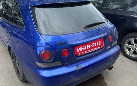 Toyota Altezza, 2002 год, 1 000 000 рублей, 4 фотография