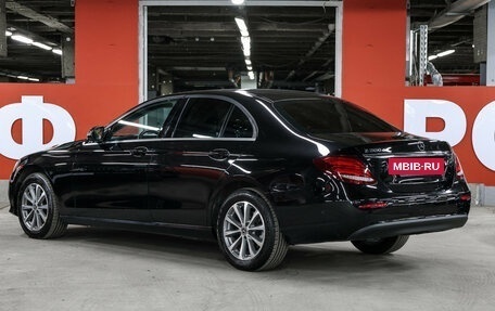 Mercedes-Benz E-Класс, 2019 год, 2 049 000 рублей, 7 фотография