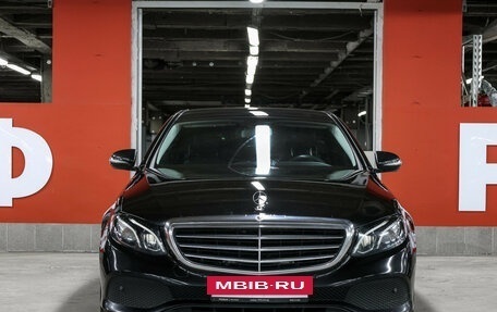Mercedes-Benz E-Класс, 2019 год, 2 049 000 рублей, 2 фотография