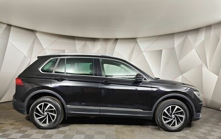Volkswagen Tiguan II, 2018 год, 2 643 000 рублей, 6 фотография