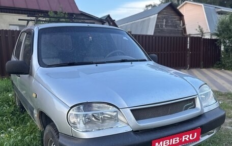 Chevrolet Niva I рестайлинг, 2004 год, 350 000 рублей, 1 фотография