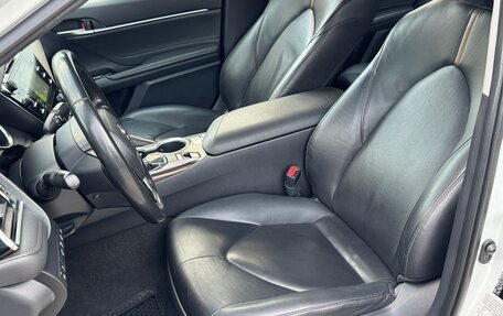 Toyota Camry, 2020 год, 2 650 000 рублей, 10 фотография