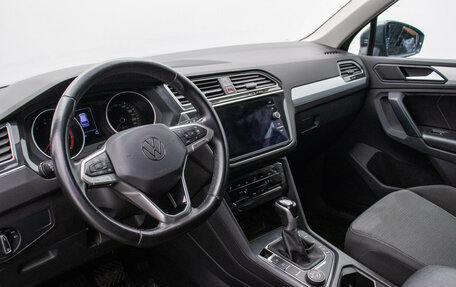 Volkswagen Tiguan II, 2021 год, 2 760 000 рублей, 10 фотография