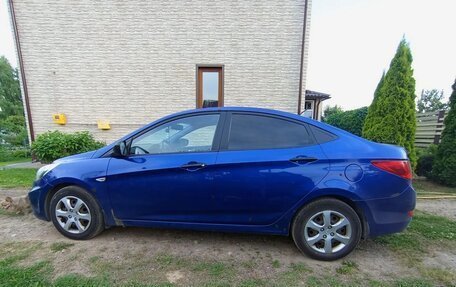 Hyundai Solaris II рестайлинг, 2011 год, 500 000 рублей, 2 фотография