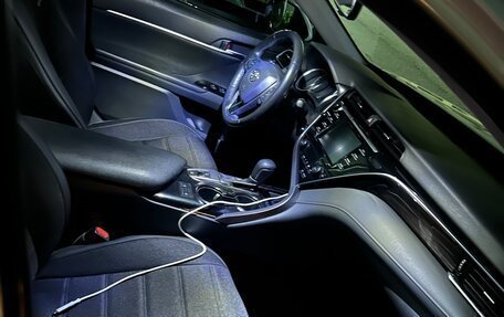 Toyota Camry, 2020 год, 2 400 000 рублей, 7 фотография