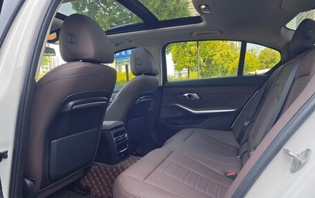 BMW 3 серия, 2021 год, 2 700 000 рублей, 11 фотография