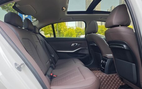 BMW 3 серия, 2021 год, 2 700 000 рублей, 13 фотография