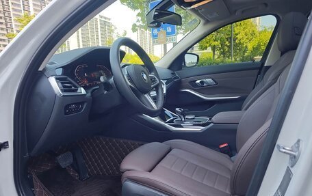BMW 3 серия, 2021 год, 2 700 000 рублей, 9 фотография