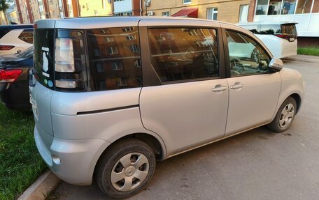 Toyota Sienta I, 2013 год, 750 000 рублей, 3 фотография