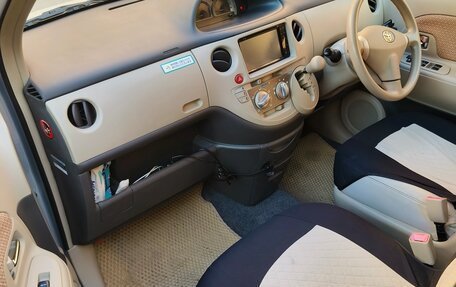Toyota Sienta I, 2013 год, 750 000 рублей, 4 фотография