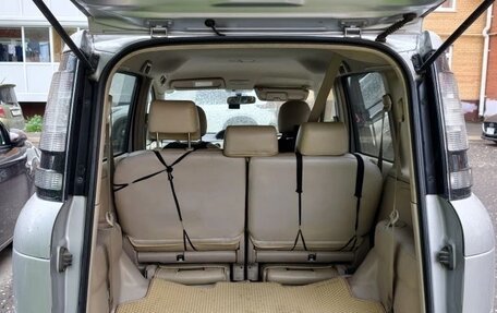 Toyota Sienta I, 2013 год, 750 000 рублей, 9 фотография