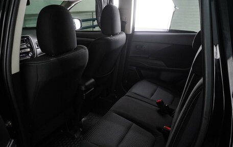 Mitsubishi Outlander III рестайлинг 3, 2018 год, 2 100 000 рублей, 11 фотография