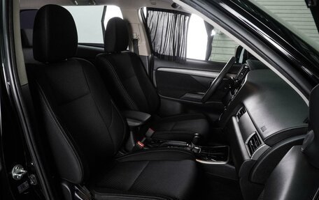 Mitsubishi Outlander III рестайлинг 3, 2018 год, 2 100 000 рублей, 8 фотография