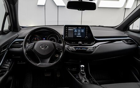 Toyota C-HR I рестайлинг, 2020 год, 2 590 000 рублей, 6 фотография