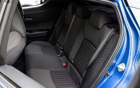Toyota C-HR I рестайлинг, 2020 год, 2 590 000 рублей, 9 фотография