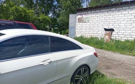 Mercedes-Benz E-Класс, 2011 год, 1 200 000 рублей, 8 фотография