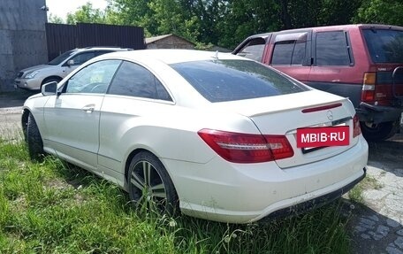 Mercedes-Benz E-Класс, 2011 год, 1 200 000 рублей, 13 фотография