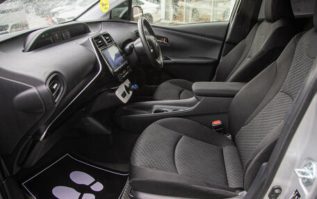 Toyota Prius IV XW50, 2016 год, 1 398 000 рублей, 10 фотография