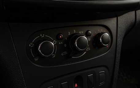 Renault Logan II, 2022 год, 1 295 000 рублей, 13 фотография