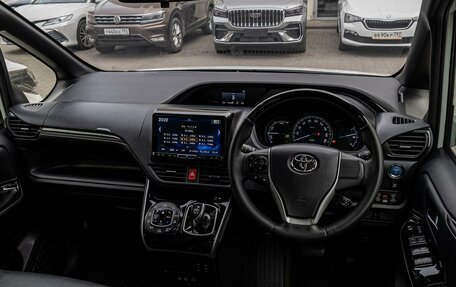 Toyota Esquire I, 2018 год, 2 310 000 рублей, 6 фотография
