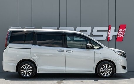 Toyota Esquire I, 2018 год, 2 310 000 рублей, 5 фотография