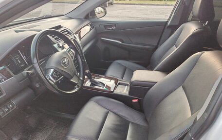 Toyota Camry, 2017 год, 3 230 000 рублей, 6 фотография