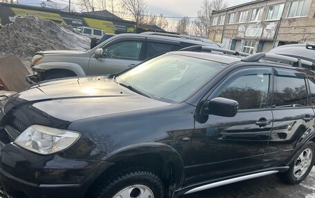 Mitsubishi Outlander III рестайлинг 3, 2005 год, 660 000 рублей, 2 фотография