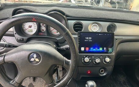 Mitsubishi Outlander III рестайлинг 3, 2005 год, 660 000 рублей, 8 фотография