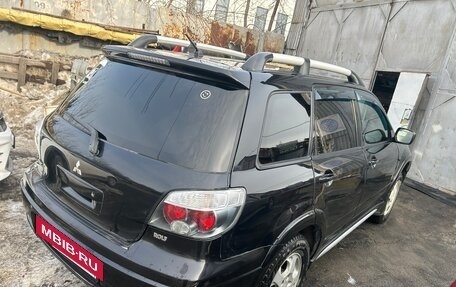 Mitsubishi Outlander III рестайлинг 3, 2005 год, 660 000 рублей, 4 фотография