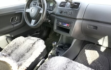 Skoda Fabia II, 2013 год, 635 000 рублей, 10 фотография