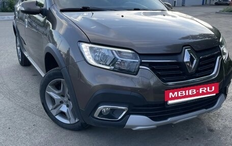 Renault Sandero II рестайлинг, 2021 год, 1 330 000 рублей, 2 фотография