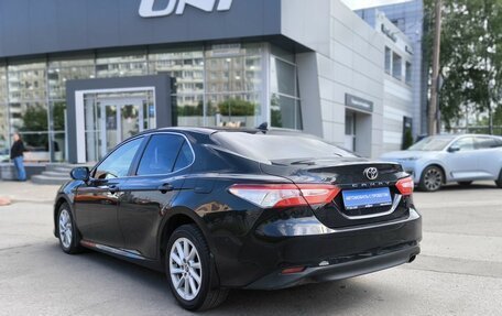 Toyota Camry, 2021 год, 2 990 000 рублей, 6 фотография