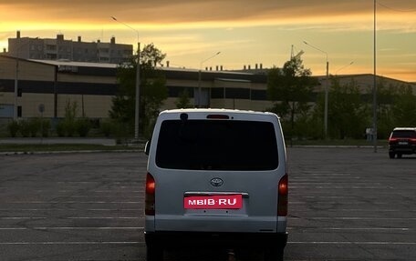 Toyota HiAce H200, 2007 год, 949 000 рублей, 5 фотография