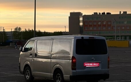 Toyota HiAce H200, 2007 год, 949 000 рублей, 4 фотография